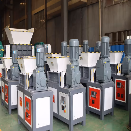 Máquina de trituração eficiente de eixos duplos de alta qualidade/trituradora de resíduos da indústria, equipamento de trituração